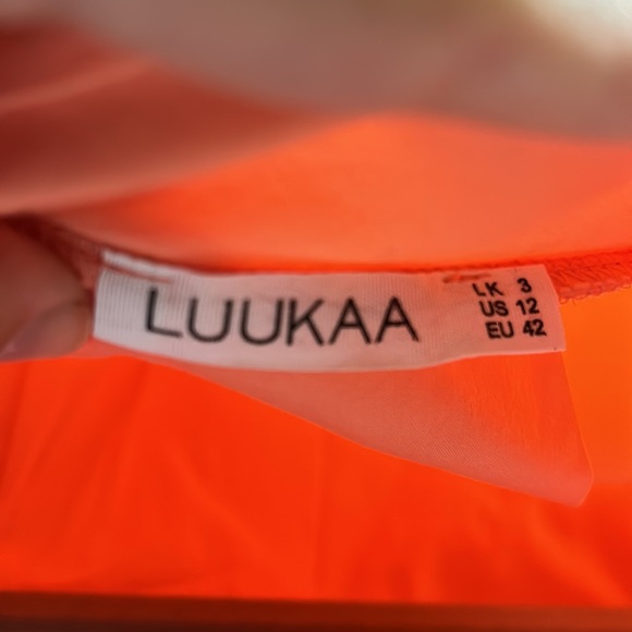 Luukaa Scoop Neck Sleeveless Pocketed Dress - Picture 3 of 10